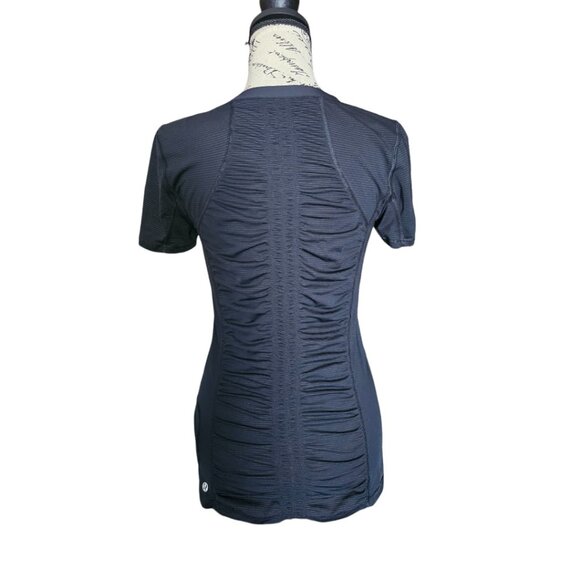 Lululemon Runner Up Short Sleeve Shirt Black - Picture 3 of 3